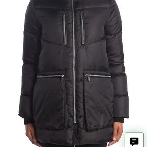 Patch Pocket Coat with Faux Fur Trim
DKNY size XSmall